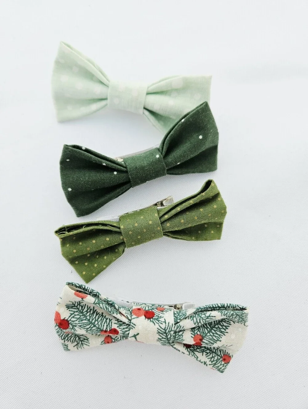 Kids Green Holiday Bow Hair Clips - Set of 4